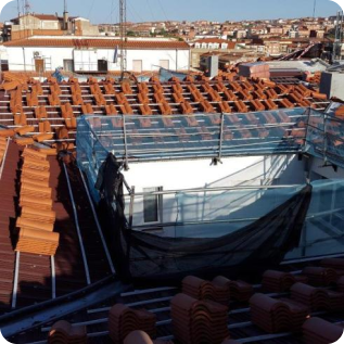 Restauración de edificios históricos y patrimoniales para preservar su legado.