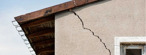 Grietas en la estructura del tejado
